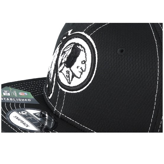 black redskins cap