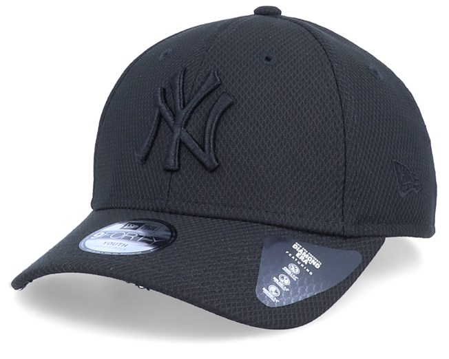 yankees black on black hat