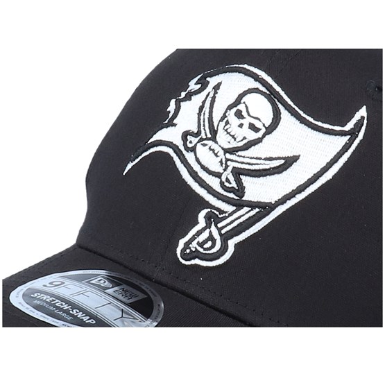 buccaneers salute to service hat
