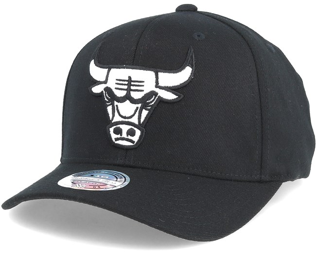 black and white chicago bulls hat