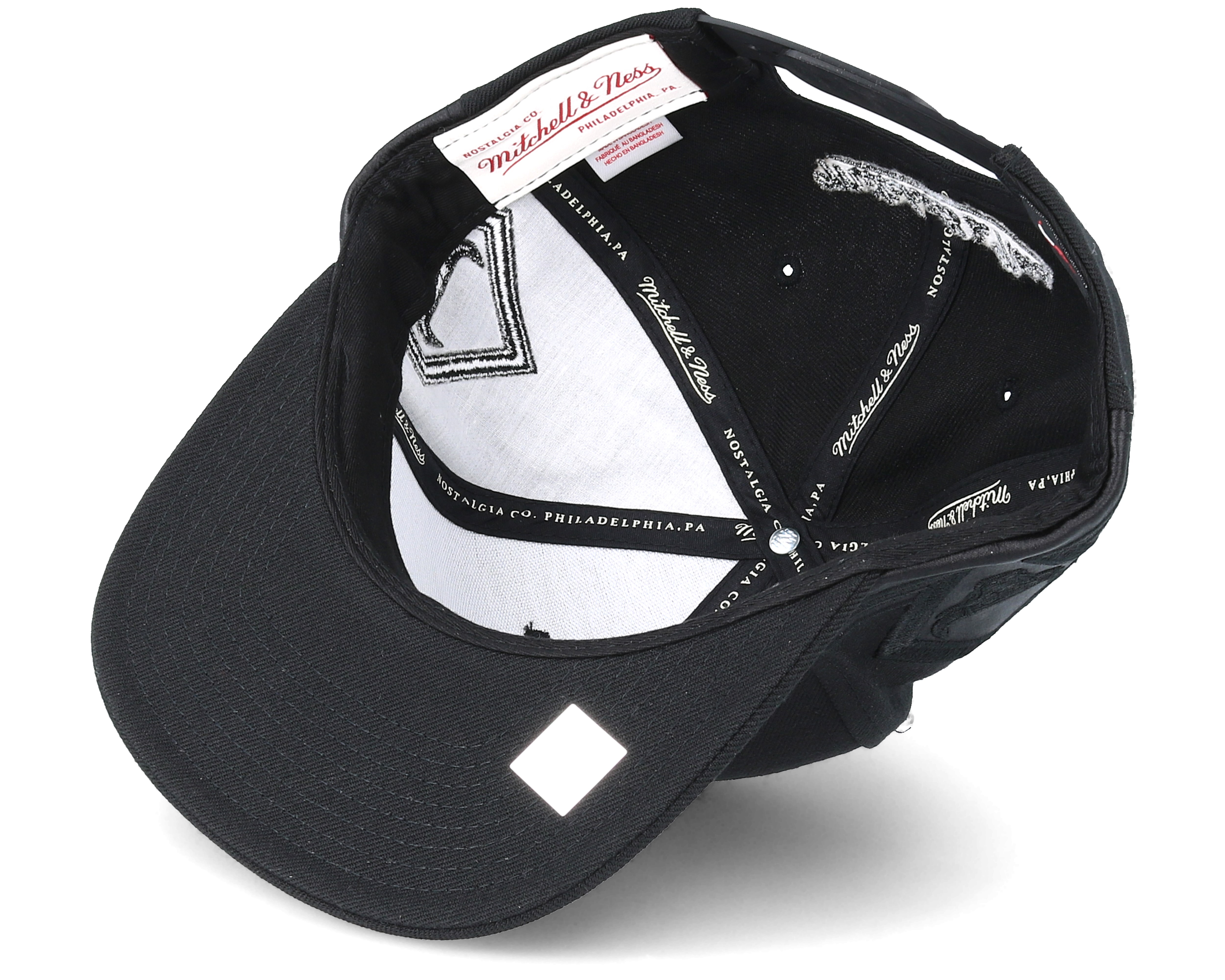 Chicago Bulls Tonal Short Hook Black Snapback Mitchell & Ness caps Hatstore.co.uk