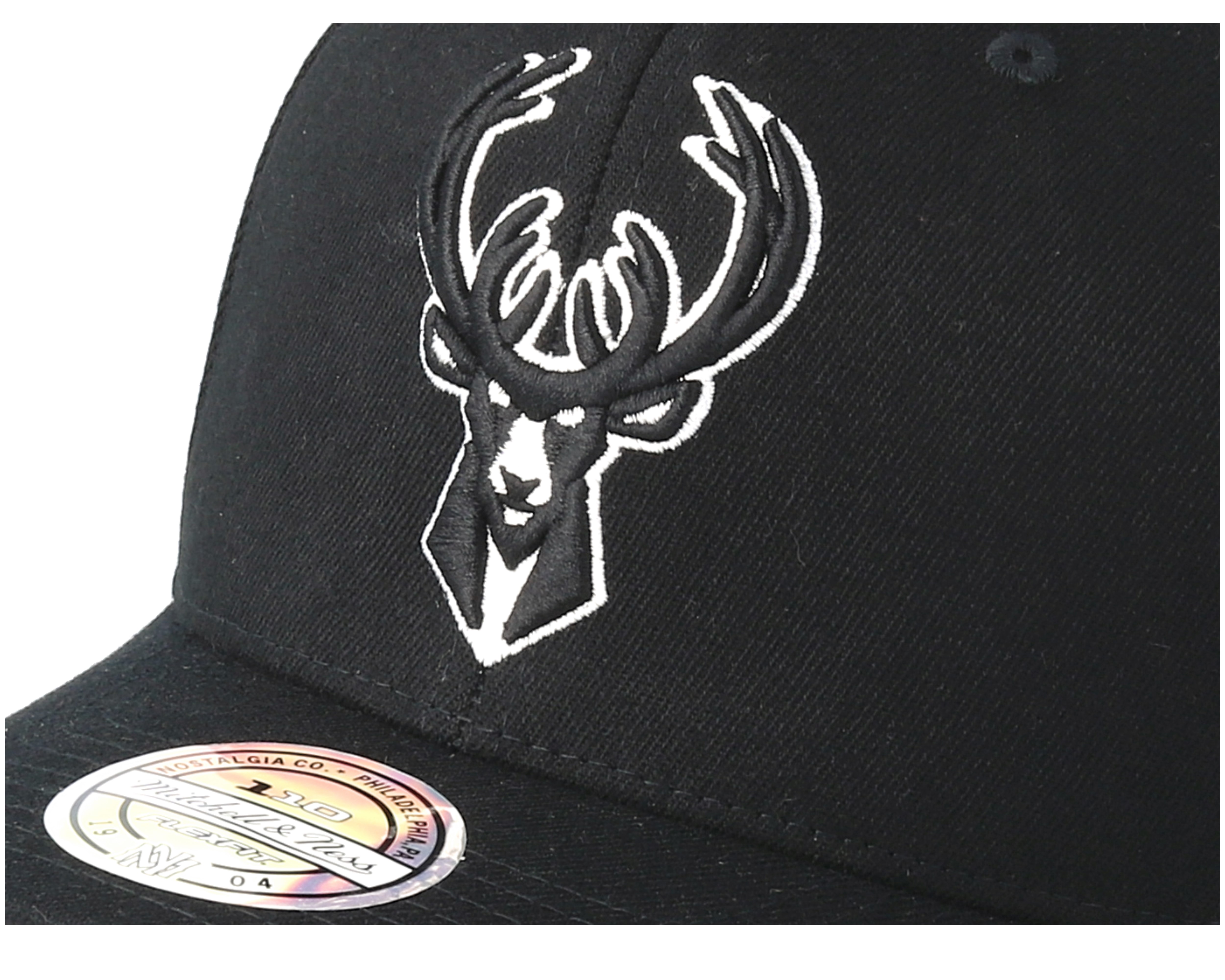 Milwaukee Bucks Black & White 110 Adjustable Mitchell & Ness