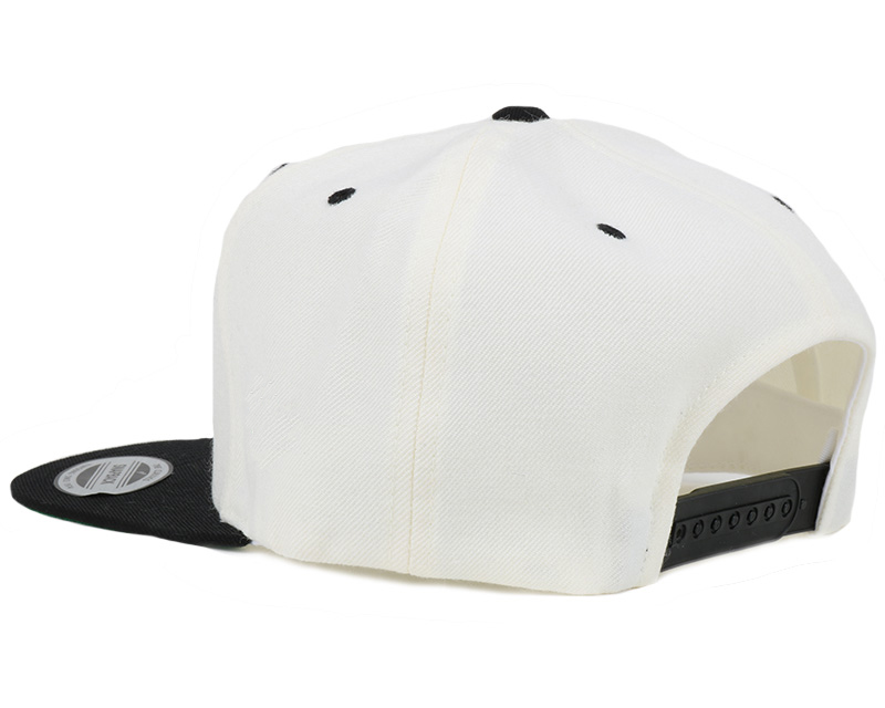Logo One White/Black Snapback Iconic caps